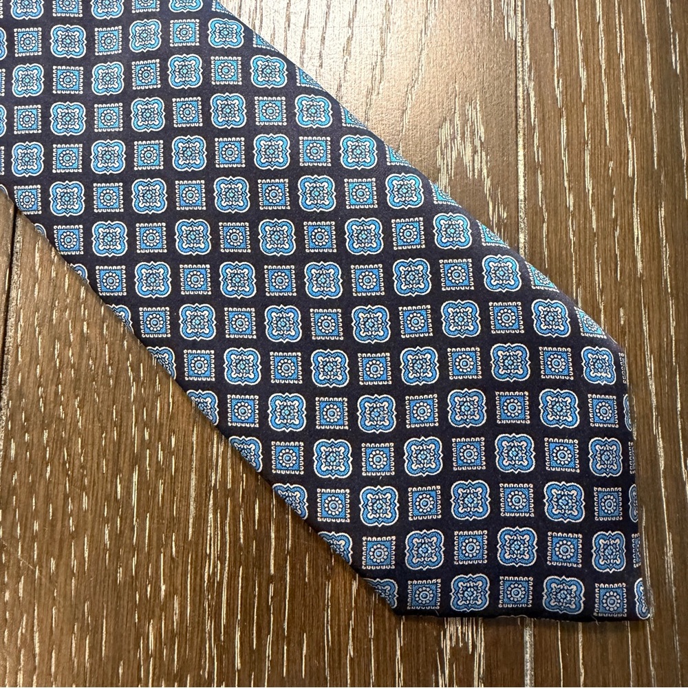 Banana Republic Blue 100% Italian Silk‎ Tie Bloc Print